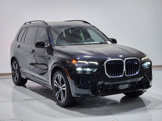 2025 BMW X7 M60i