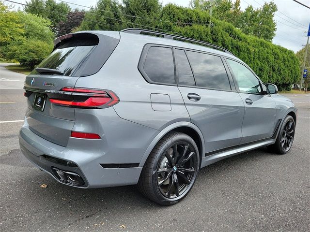 2025 BMW X7 M60i