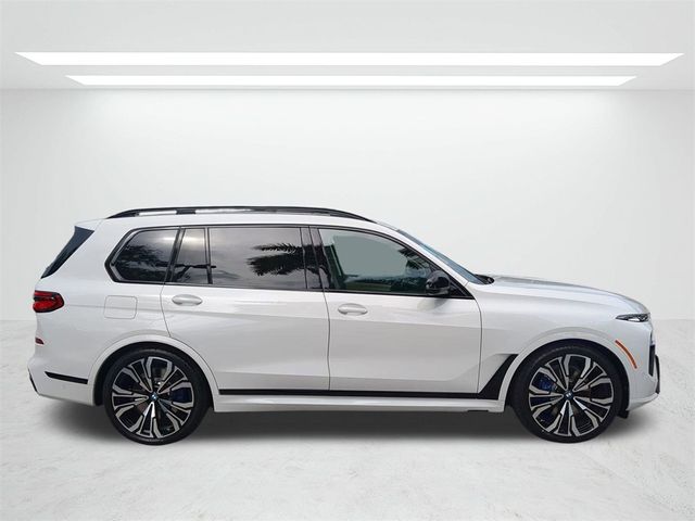 2025 BMW X7 M60i