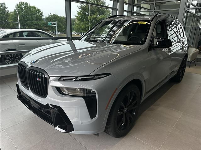 2025 BMW X7 M60i