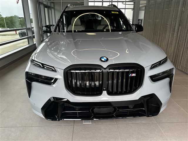 2025 BMW X7 M60i