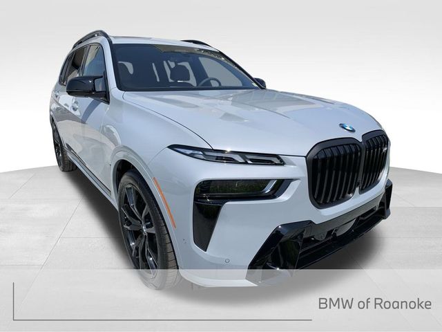 2025 BMW X7 M60i