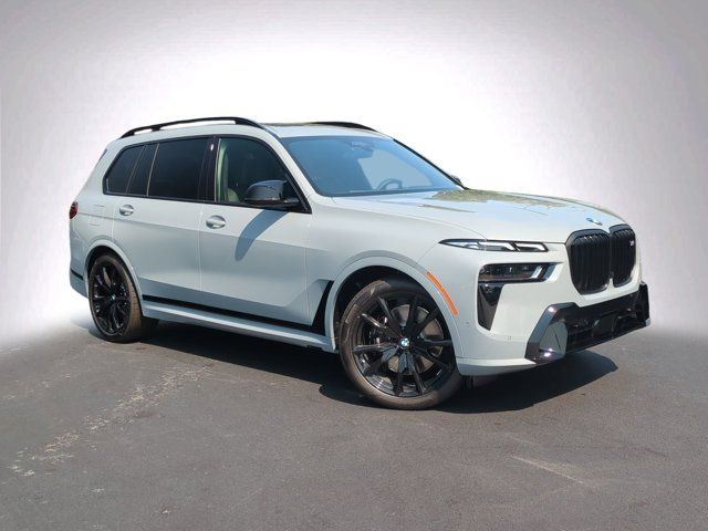 2025 BMW X7 M60i