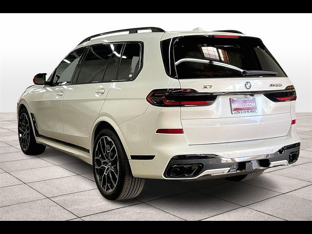 2025 BMW X7 M60i