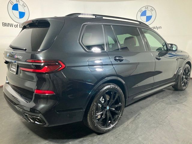 2025 BMW X7 M60i