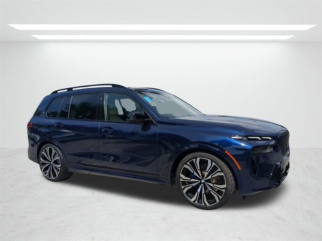 2025 BMW X7 M60i