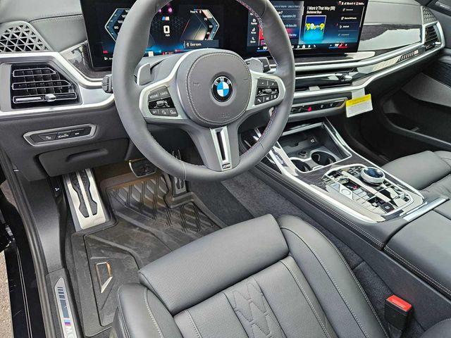 2025 BMW X7 M60i