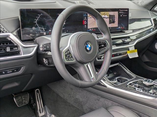 2025 BMW X7 M60i