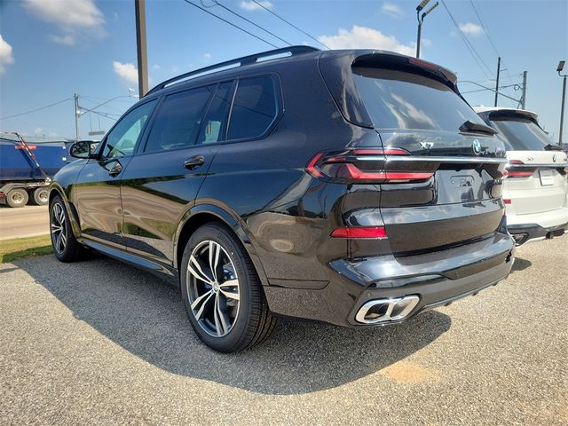 2025 BMW X7 M60i