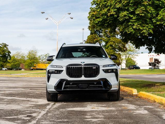 2025 BMW X7 M60i