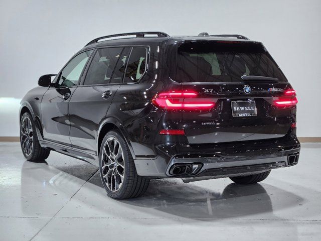 2025 BMW X7 M60i