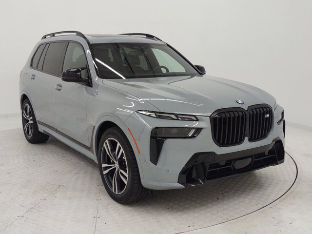 2025 BMW X7 M60i