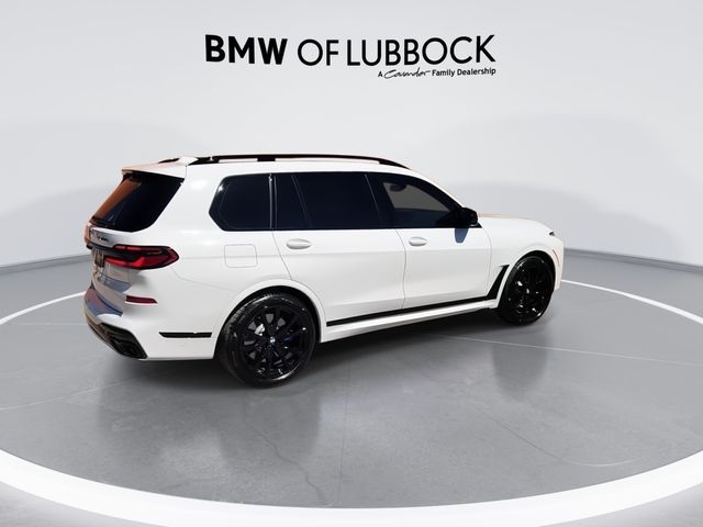 2025 BMW X7 M60i