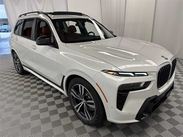 2025 BMW X7 M60i