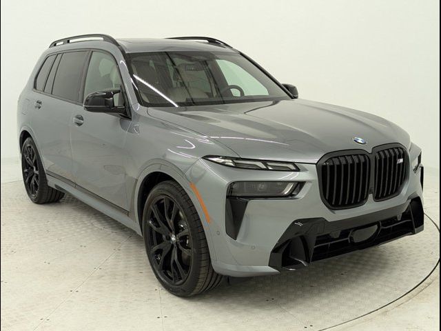 2025 BMW X7 M60i