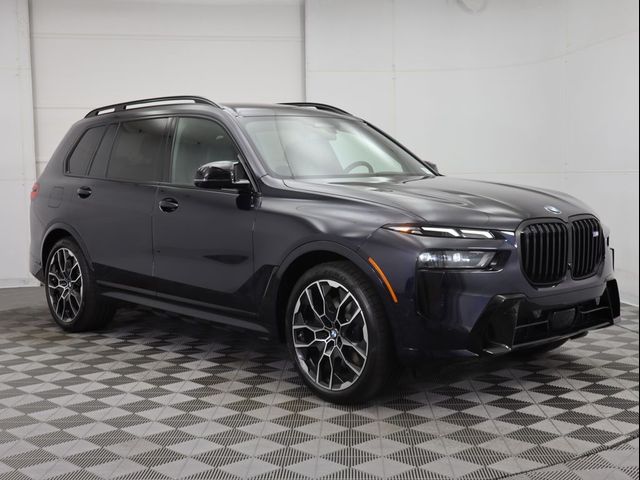 2025 BMW X7 M60i