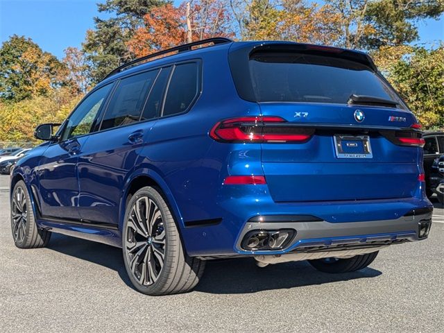 2025 BMW X7 M60i