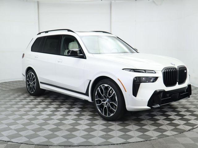 2025 BMW X7 M60i