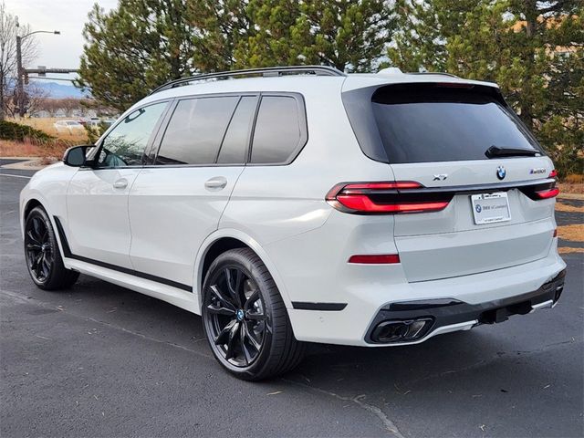 2025 BMW X7 M60i