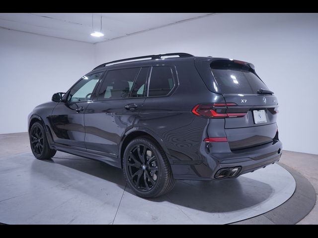 2025 BMW X7 M60i