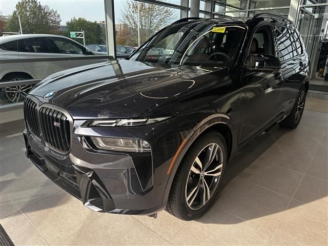 2025 BMW X7 M60i