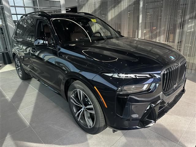 2025 BMW X7 M60i