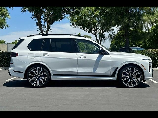 2025 BMW X7 M60i