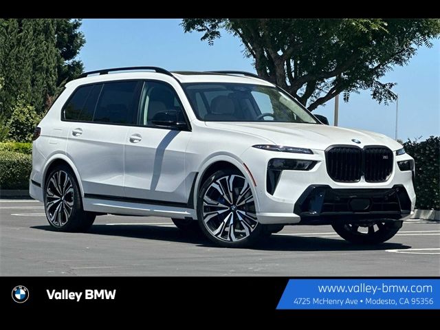 2025 BMW X7 M60i