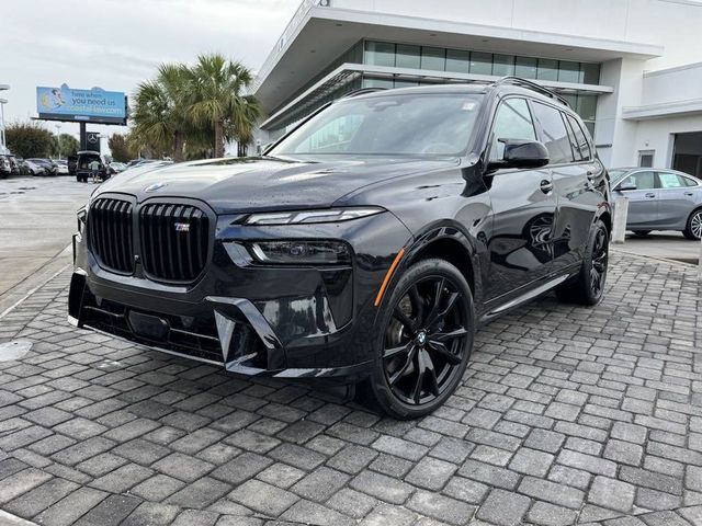 2025 BMW X7 M60i