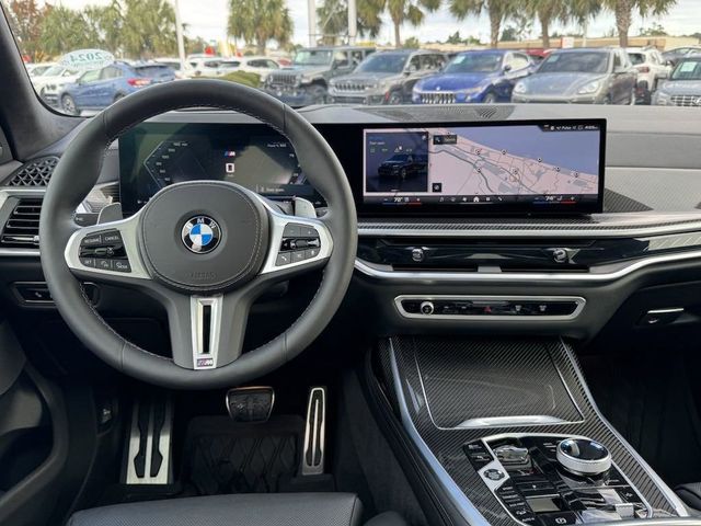 2025 BMW X7 M60i