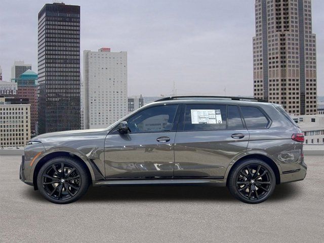 2025 BMW X7 M60i