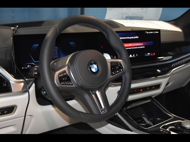 2025 BMW X7 M60i