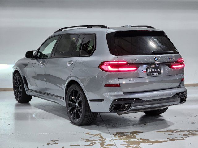 2025 BMW X7 M60i