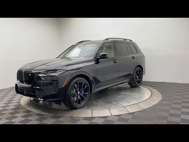 2025 BMW X7 M60i