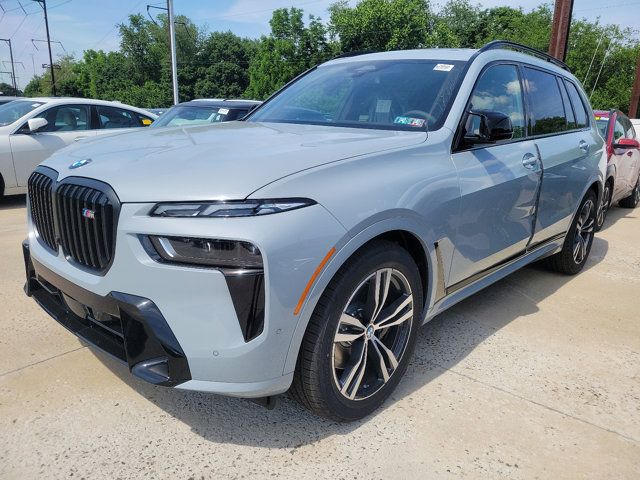 2025 BMW X7 M60i