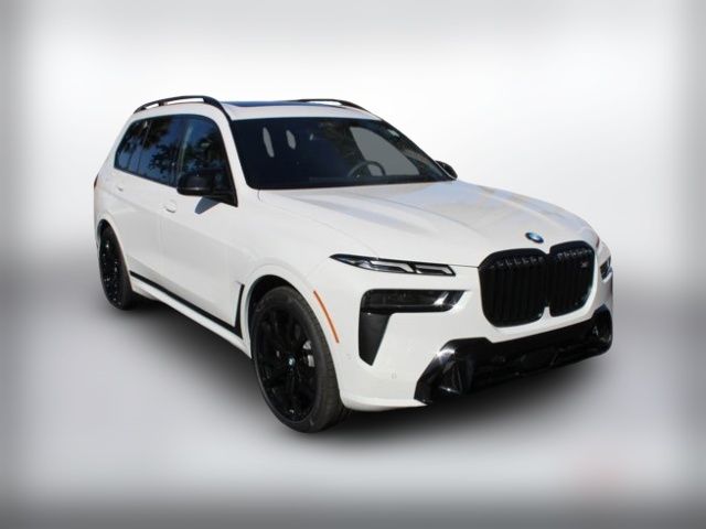 2025 BMW X7 M60i