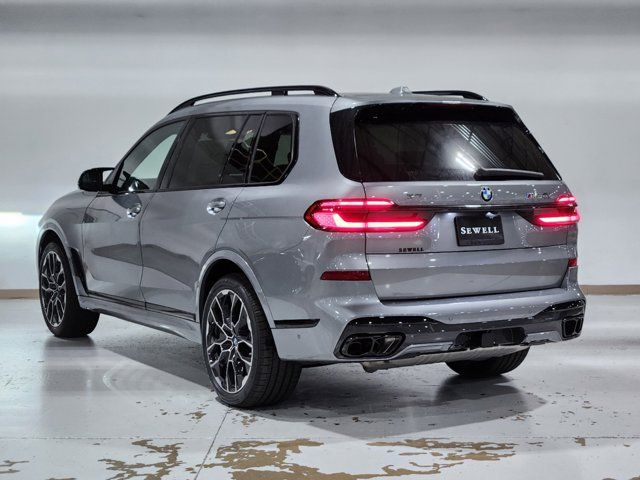 2025 BMW X7 M60i