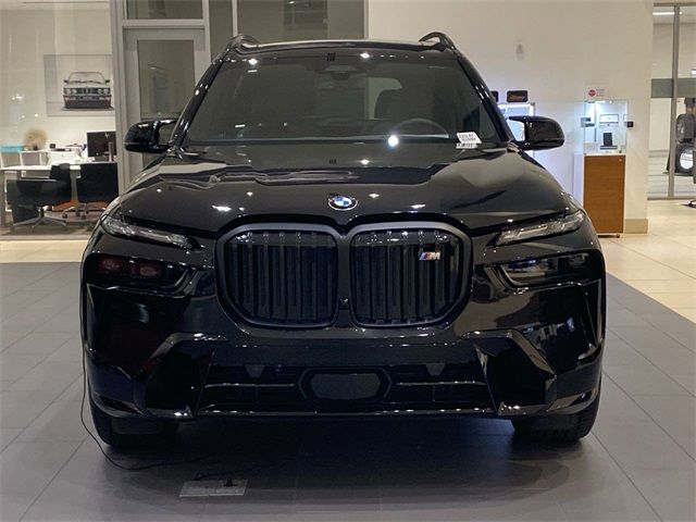 2025 BMW X7 M60i