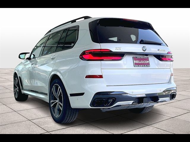 2025 BMW X7 M60i