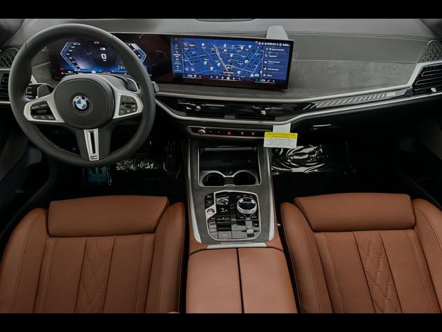 2025 BMW X7 M60i