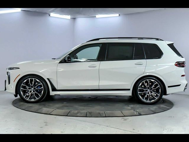 2025 BMW X7 M60i