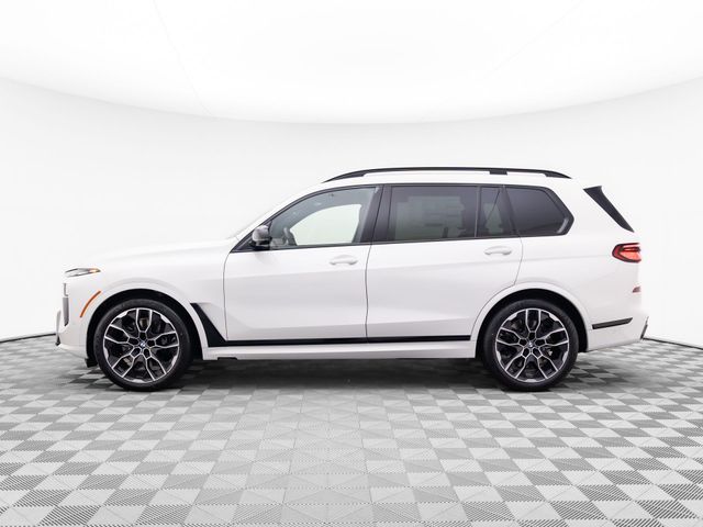 2025 BMW X7 M60i