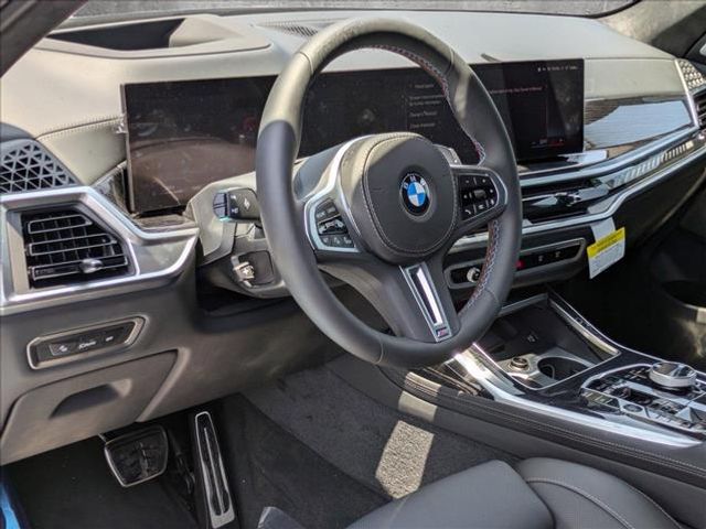 2025 BMW X7 M60i