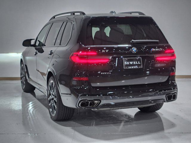 2025 BMW X7 M60i