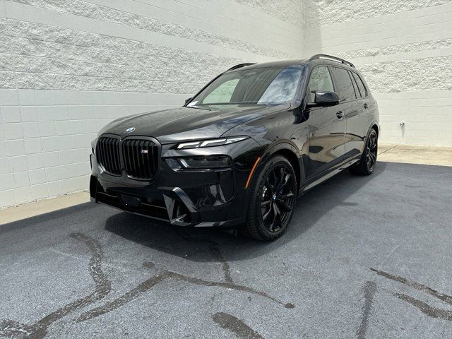 2025 BMW X7 M60i