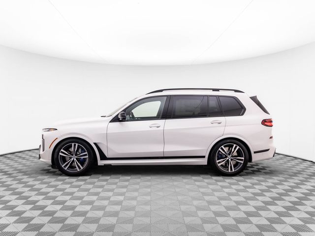 2025 BMW X7 M60i