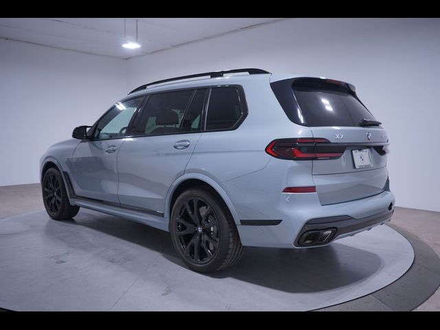 2025 BMW X7 M60i