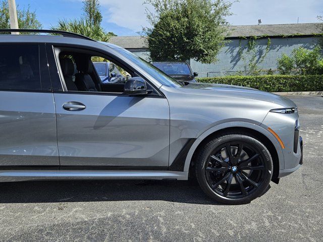 2025 BMW X7 M60i