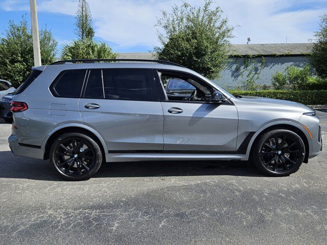 2025 BMW X7 M60i