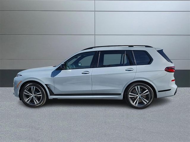 2025 BMW X7 M60i